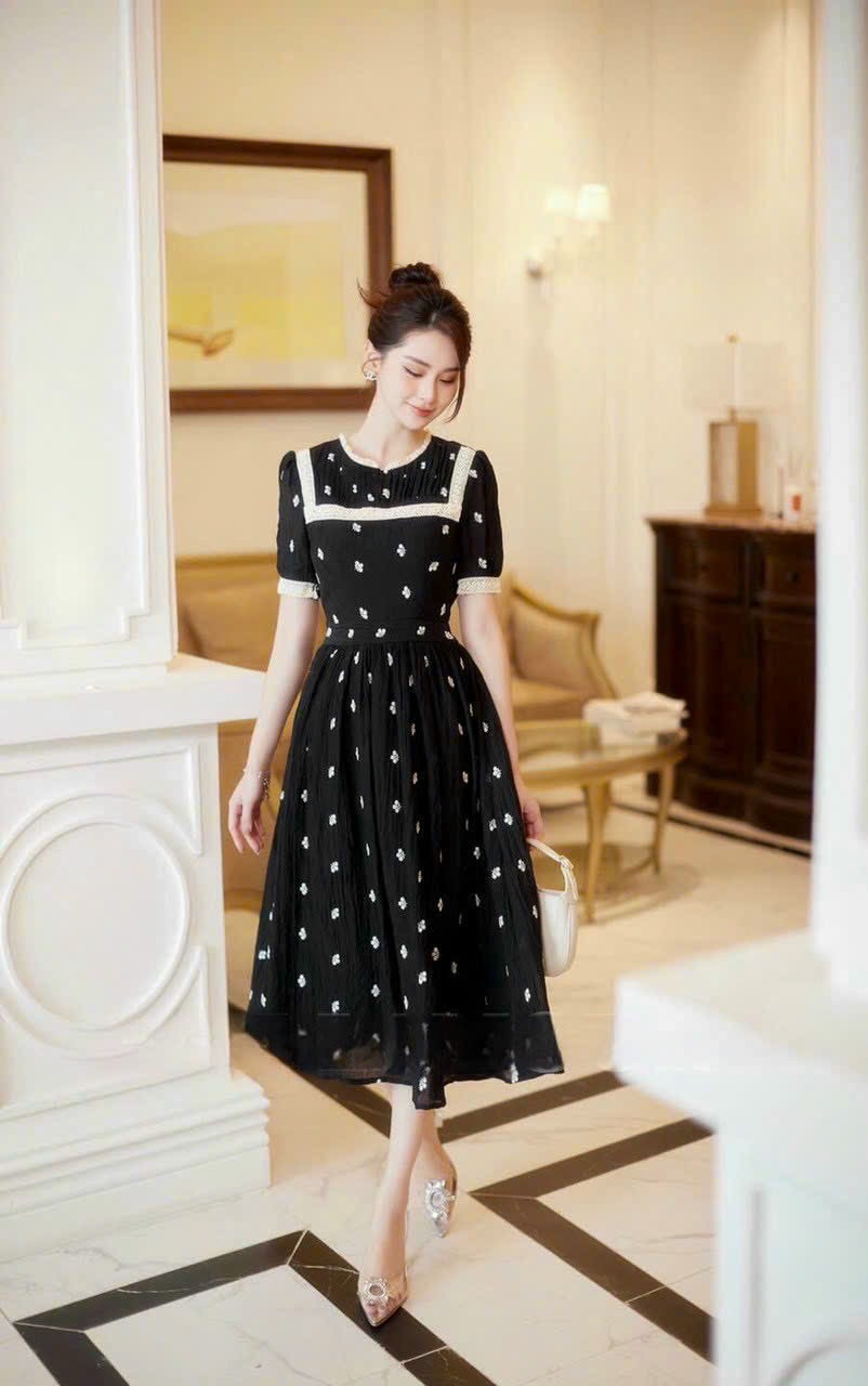 Đầm xoè lụa phối ren cao cấp D18